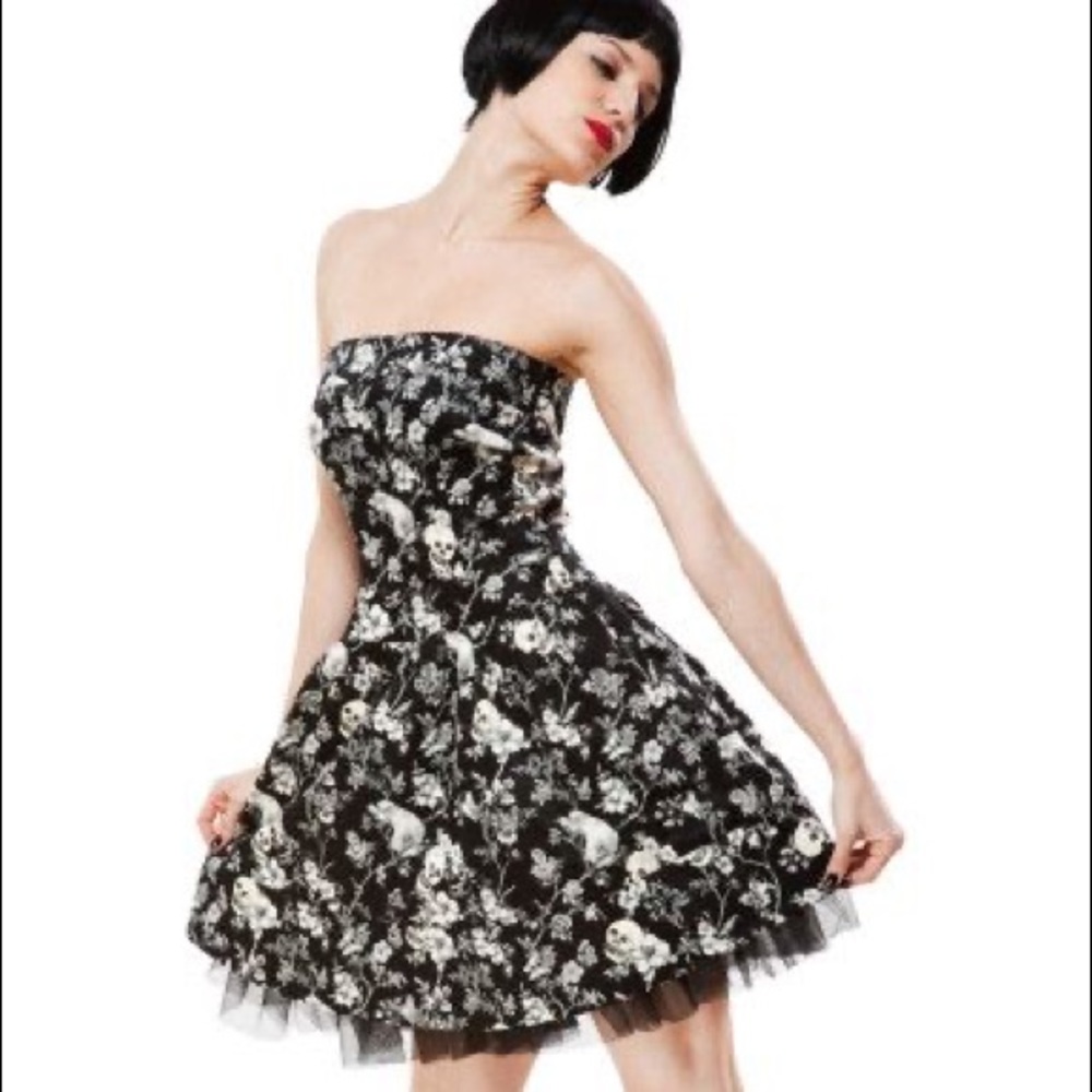 Betsey Johnson skulls and flowers party dress 4 S